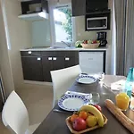 אתר קמפינג 4 Etoiles - Piscine - Ccaaeah